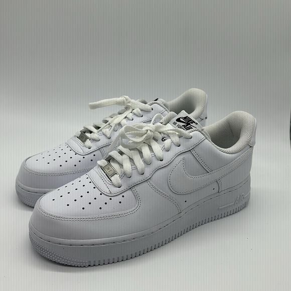 New Men’s Nike Air Force 1 Flyease Triple White Sneakers FD1146-100 NWOB - Picture 4 of 5